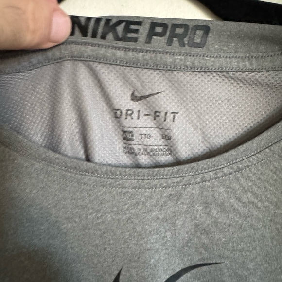 Nike Pro Dri Fit shirt - Picture 3 of 3